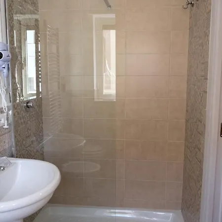 Eli Oda ve Kahvaltı